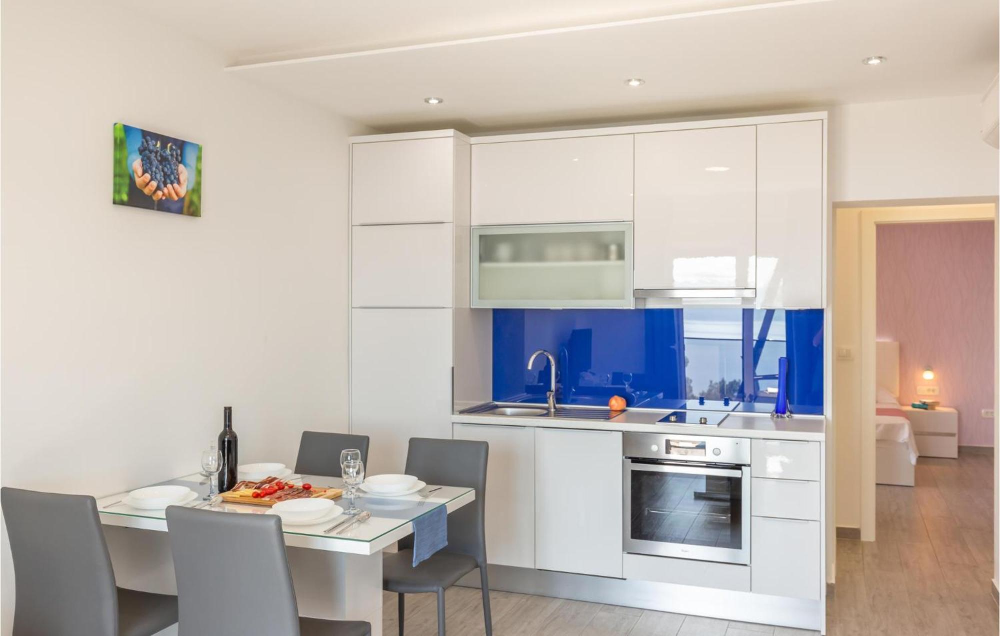 Amazing Apartment In Medici With Kitchen Kutleša Extérieur photo