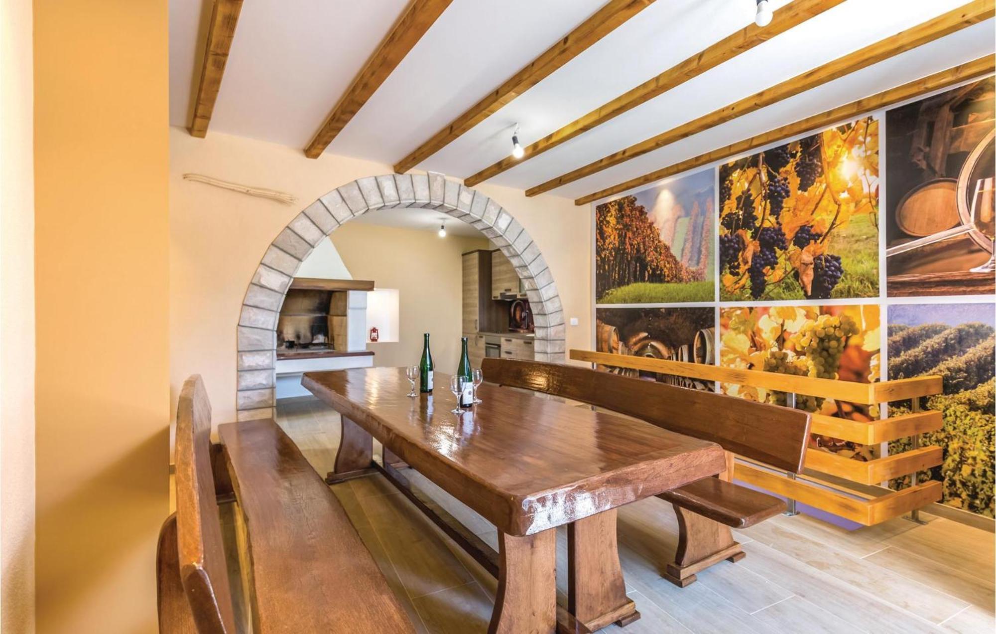 Amazing Apartment In Medici With Kitchen Kutleša Extérieur photo
